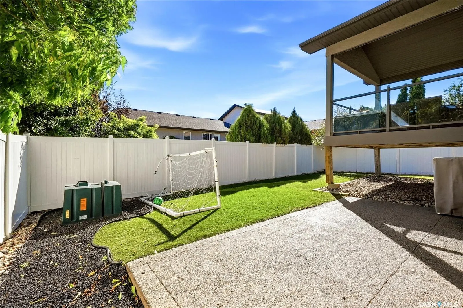 4635 Shumiatcher CRESCENT