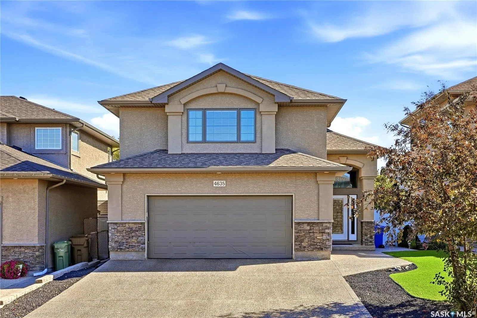 4635 Shumiatcher CRESCENT