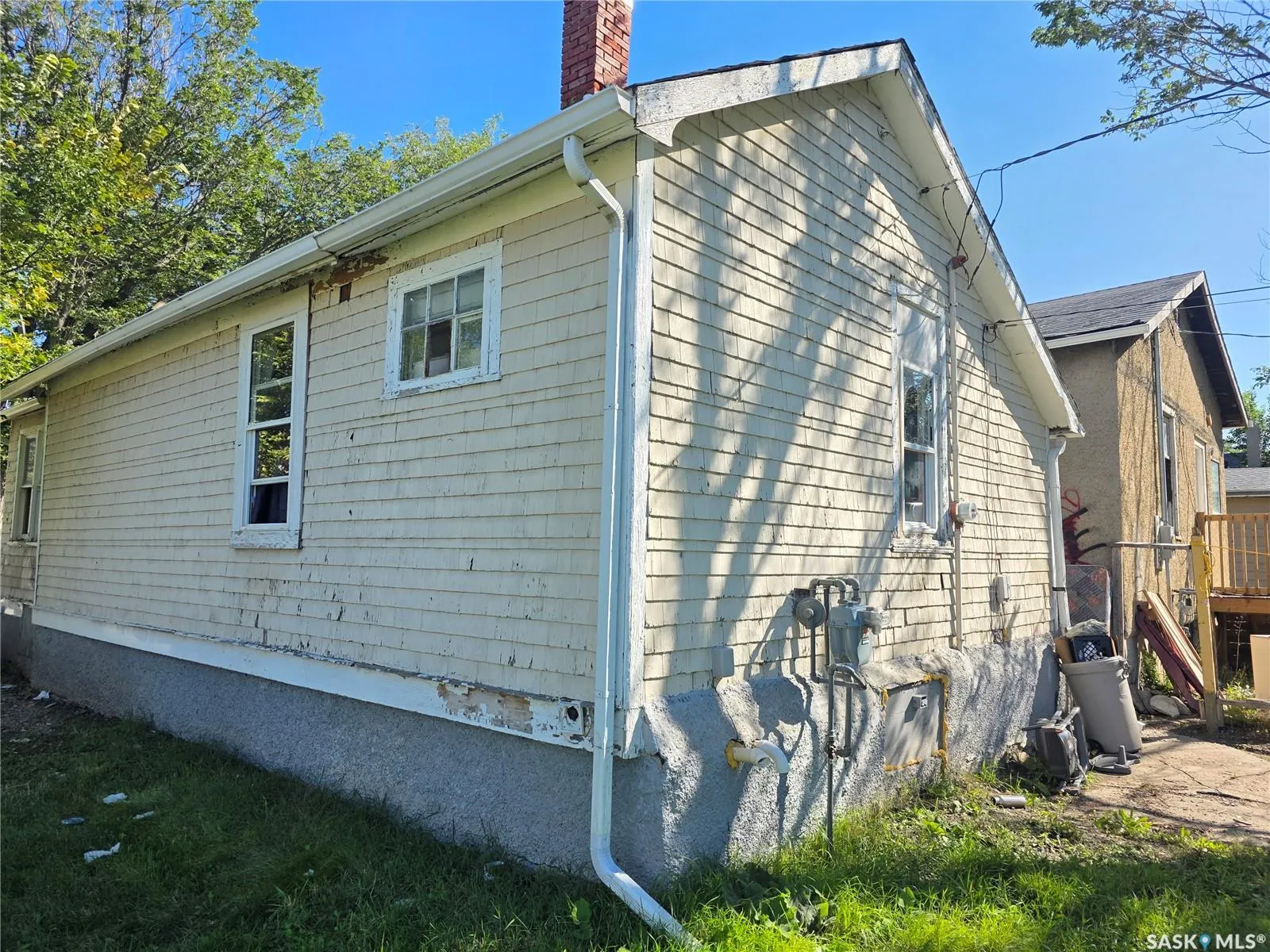 1126 Robinson STREET
