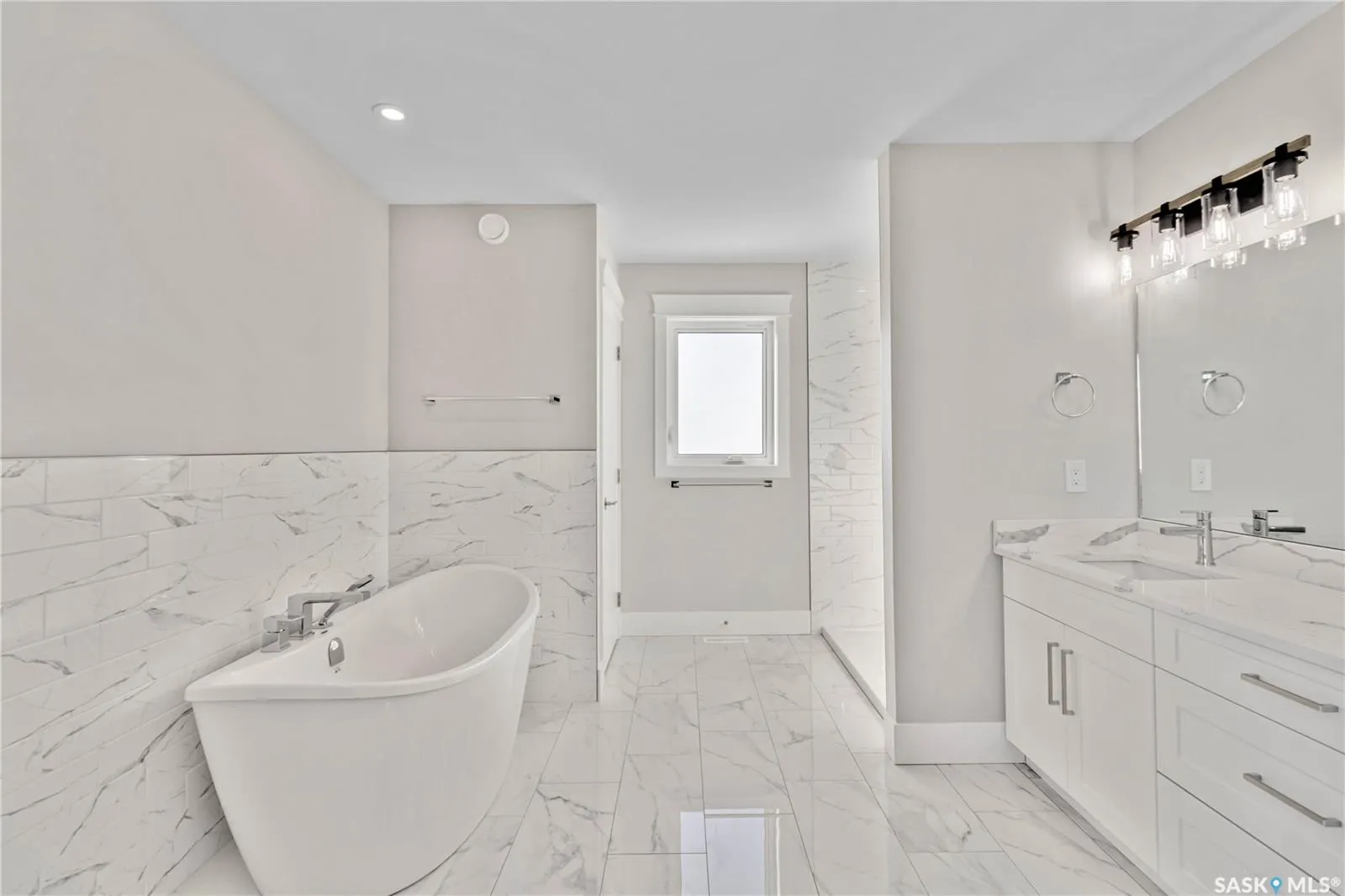 470 Yuel CRESCENT