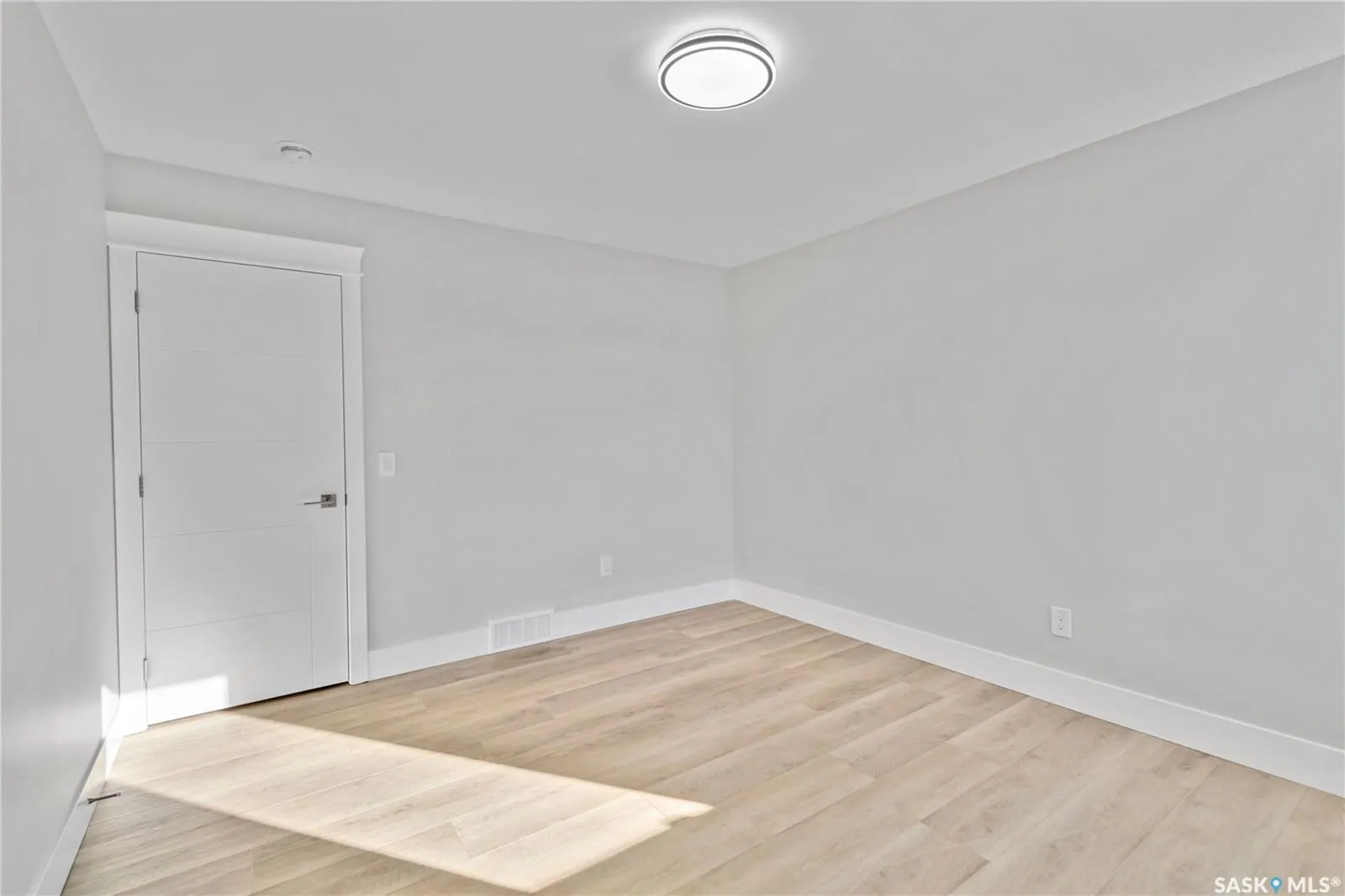 470 Yuel CRESCENT