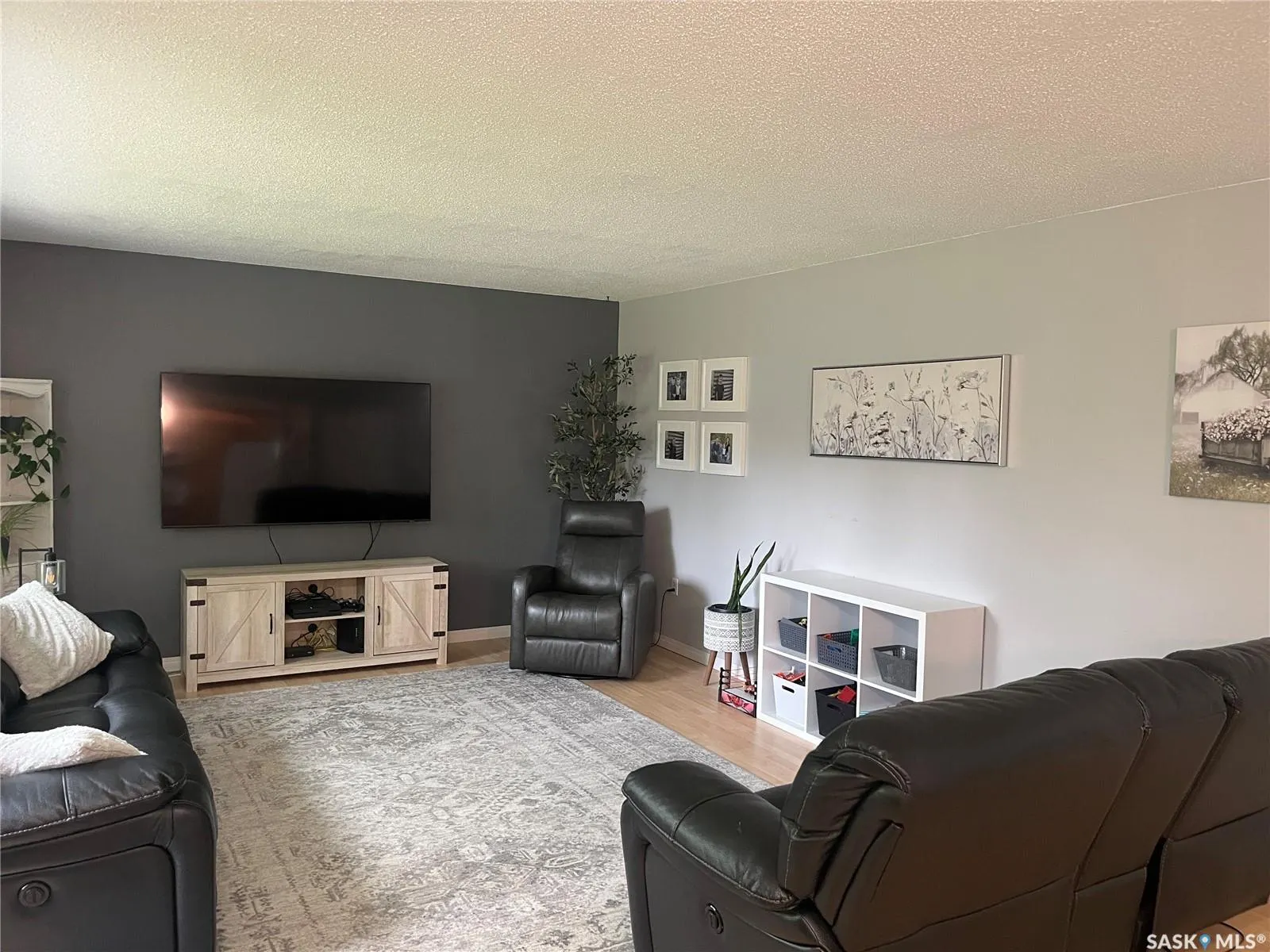 61 2nd STREET SW