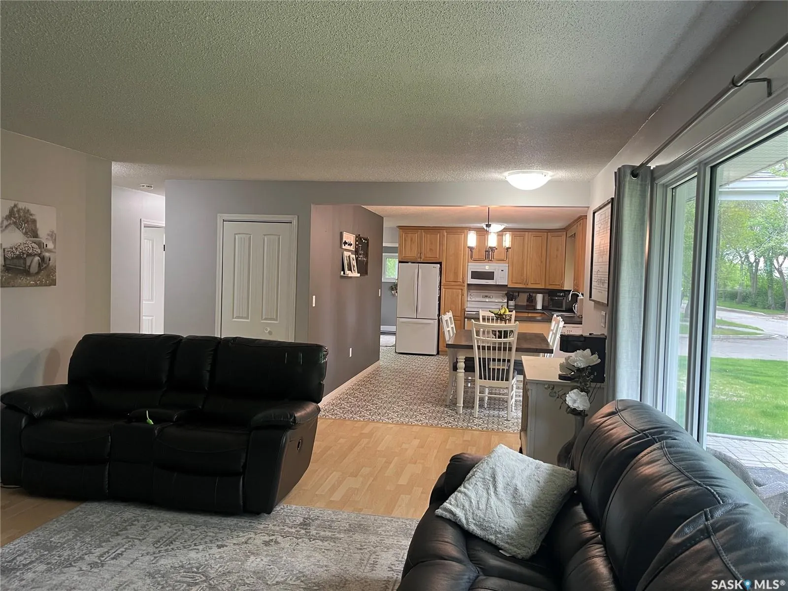 61 2nd STREET SW