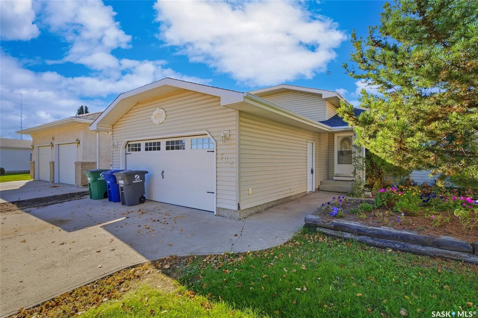 602 Haslam CRESCENT