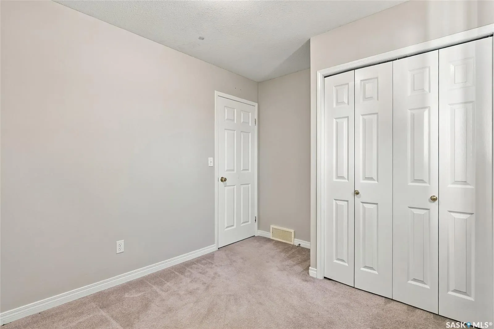 602 Haslam CRESCENT