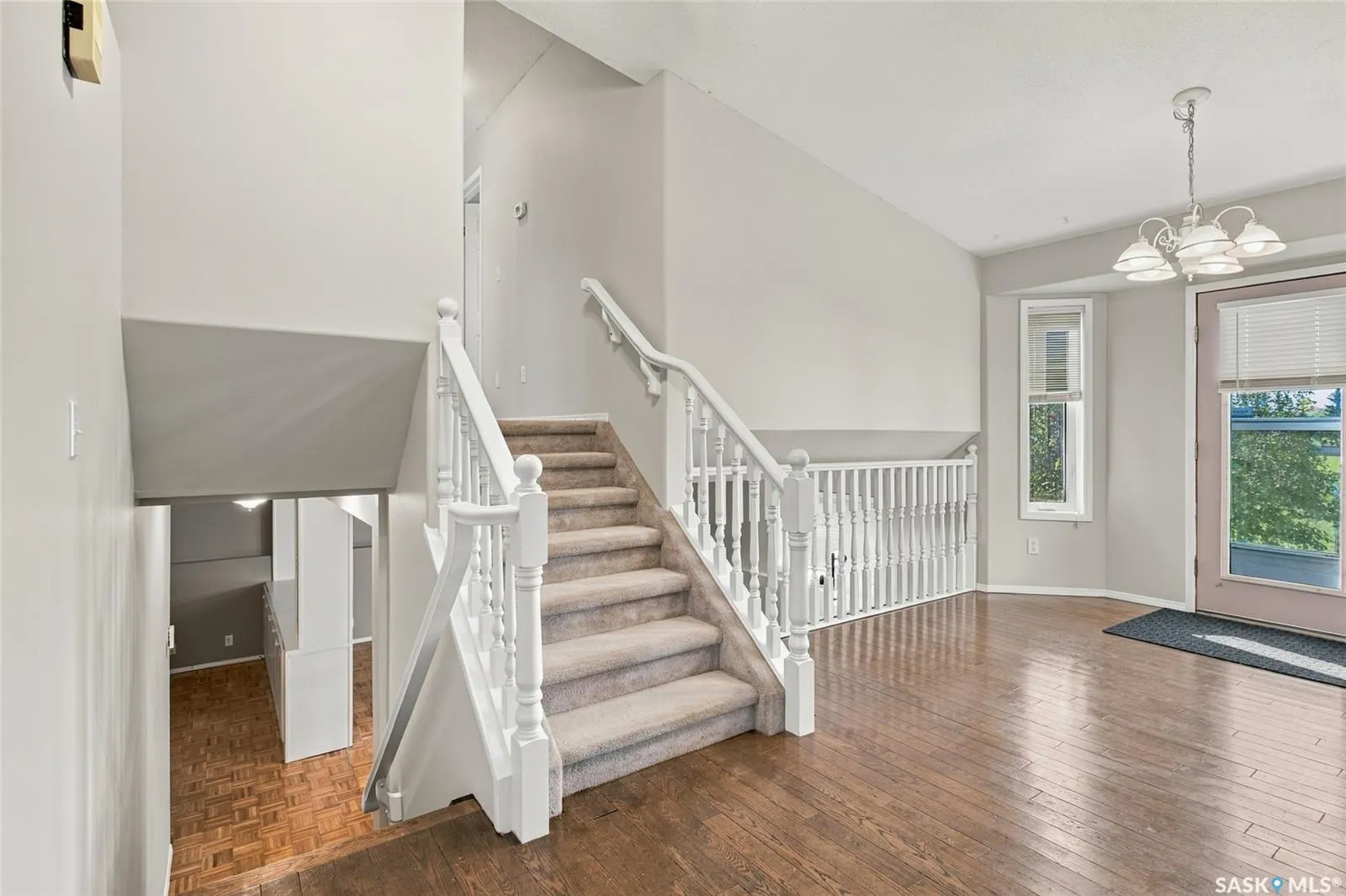 602 Haslam CRESCENT