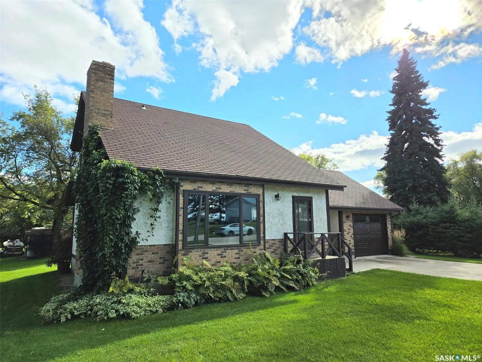 228 Railway AVENUE
