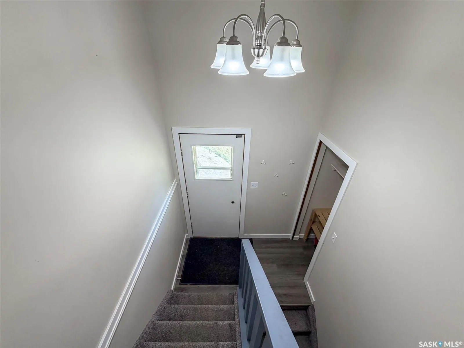 200 3rd STREET E