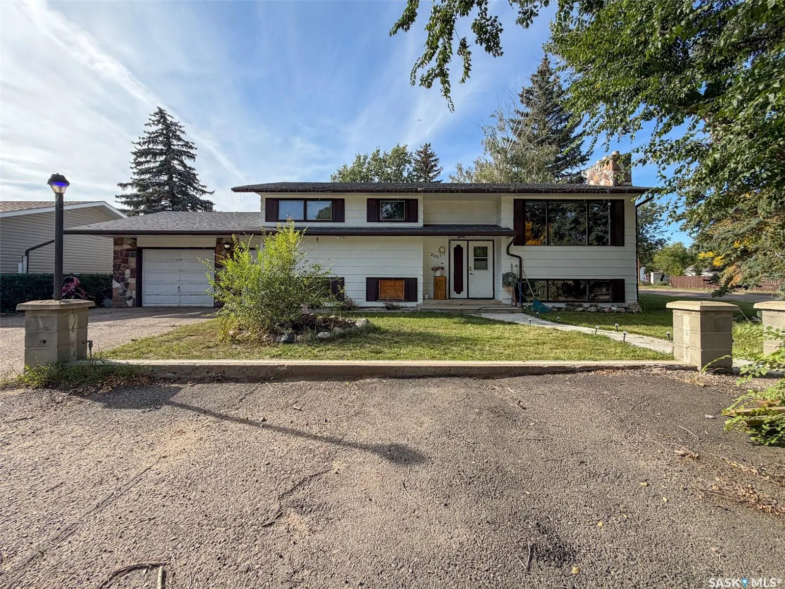 200 3rd STREET E