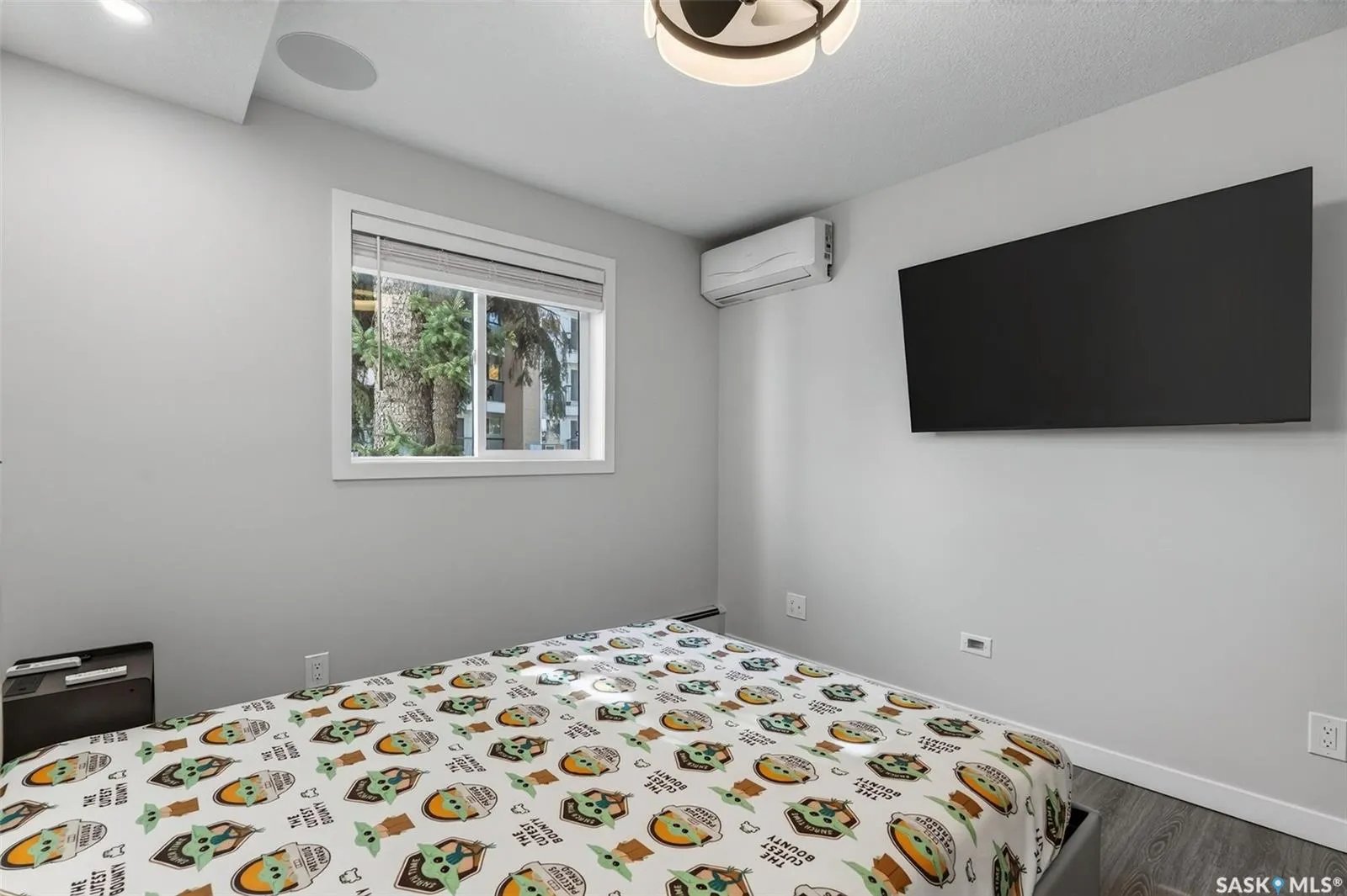309 Cree CRESCENT #106