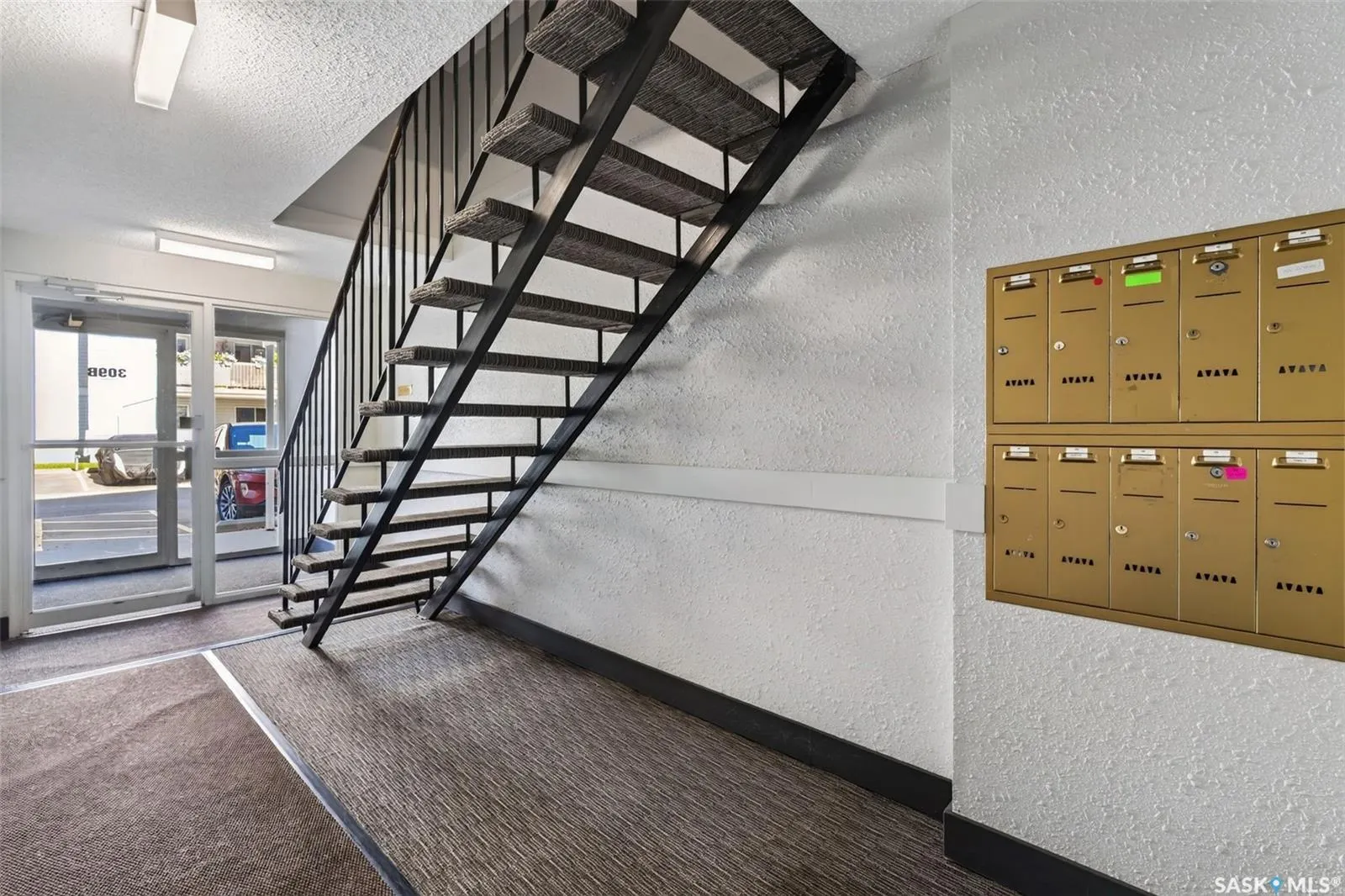 309 Cree CRESCENT #106