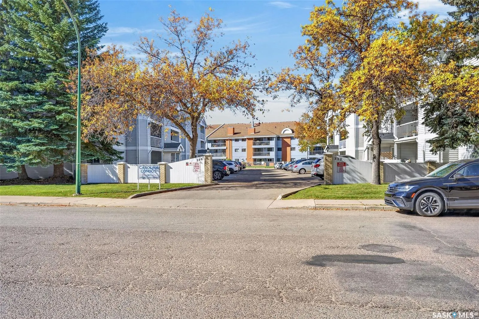 309 Cree CRESCENT #106