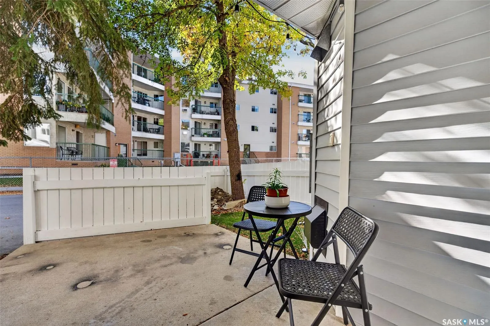 309 Cree CRESCENT #106