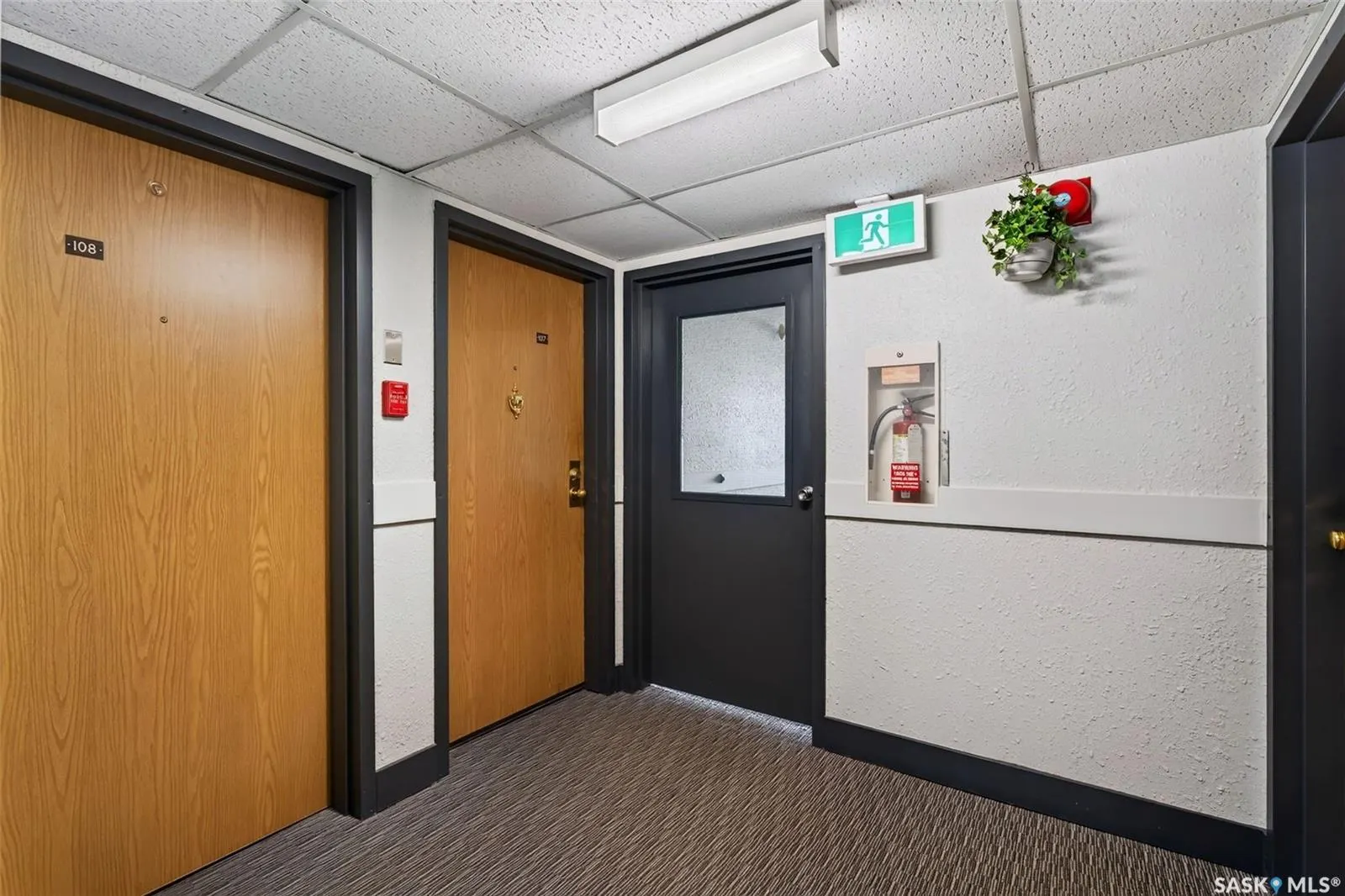309 Cree CRESCENT #106