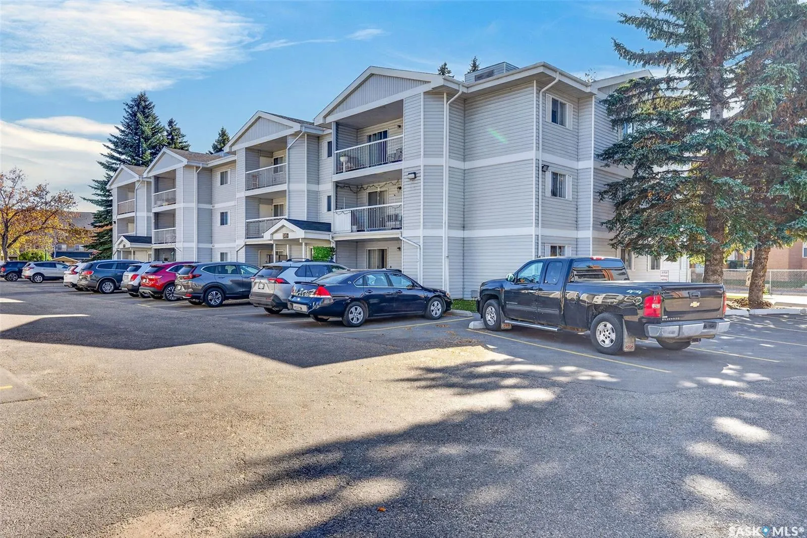 309 Cree CRESCENT #106