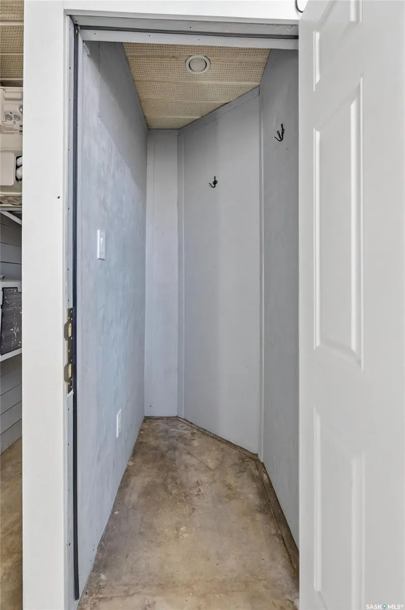309 Cree CRESCENT #106