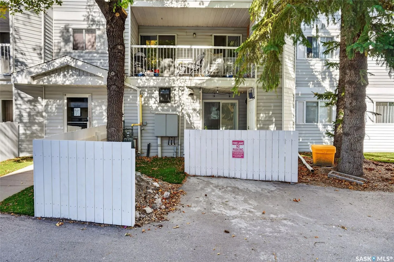 309 Cree CRESCENT #106