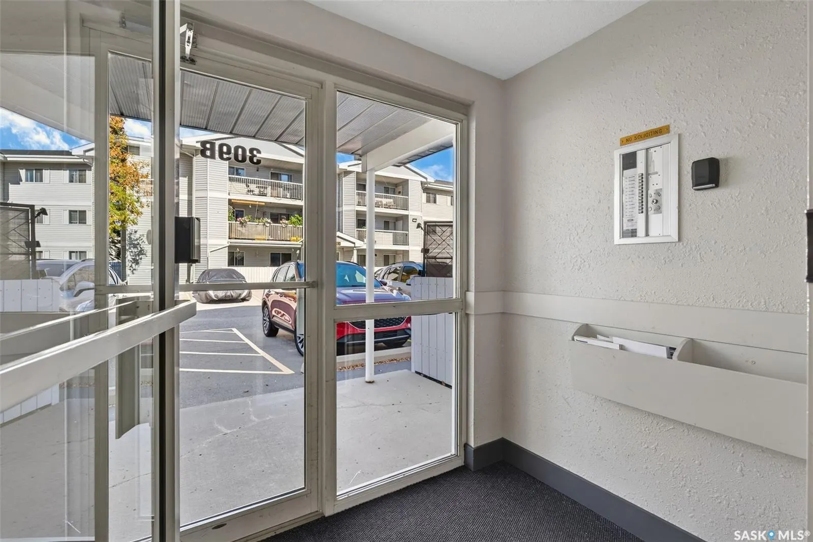 309 Cree CRESCENT #106