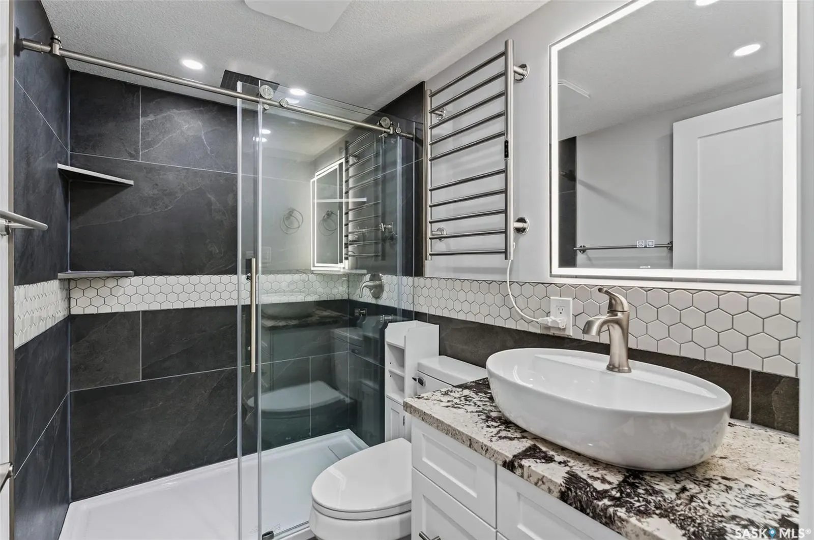 309 Cree CRESCENT #106
