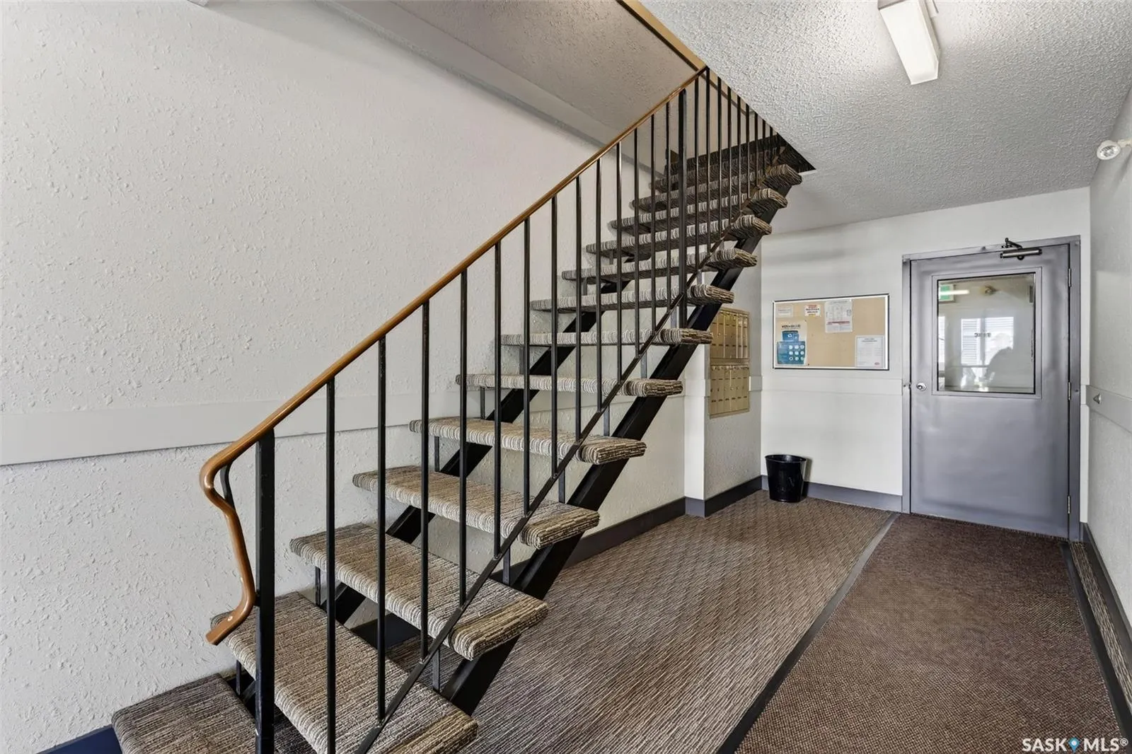 309 Cree CRESCENT #106