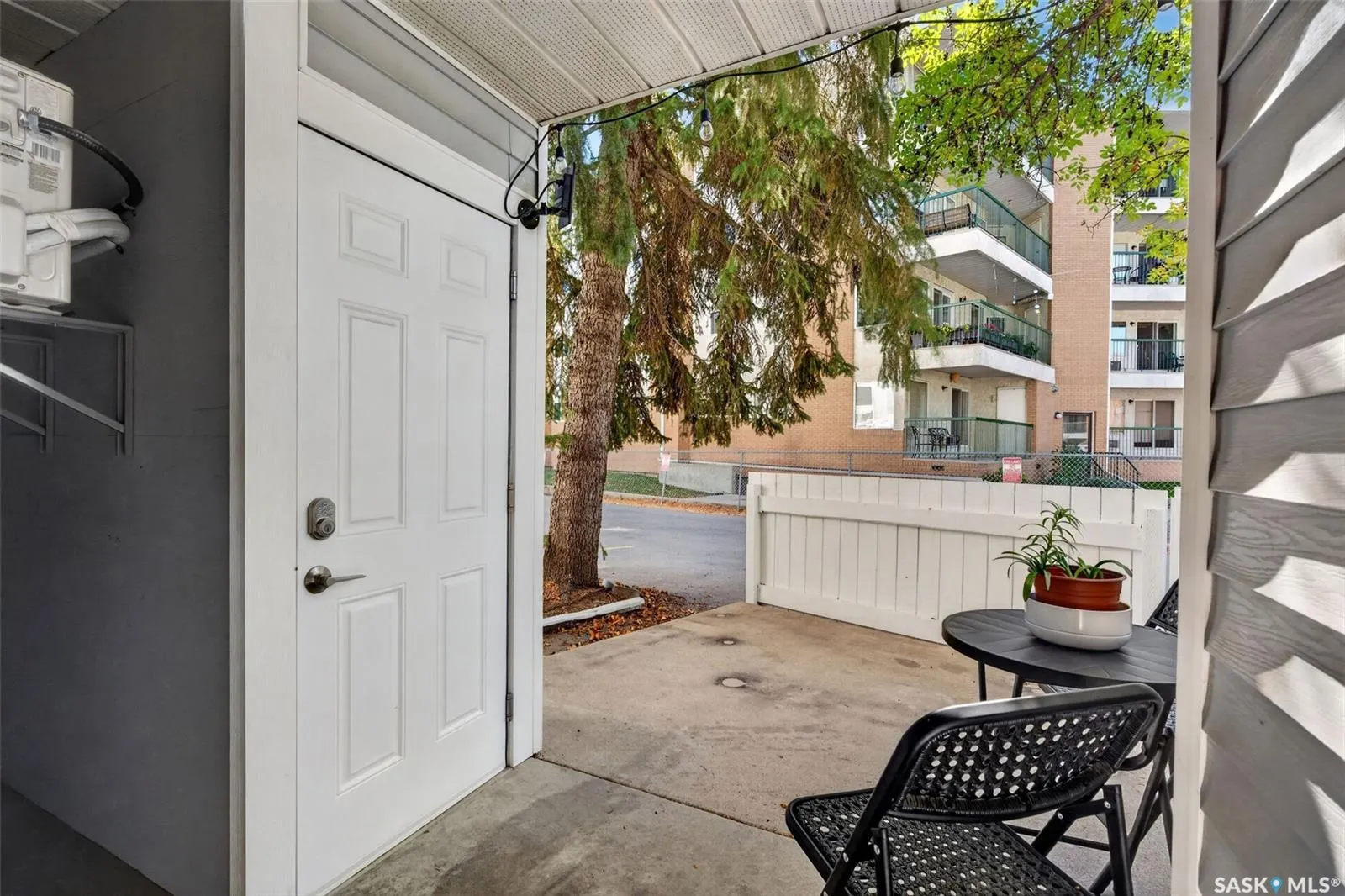 309 Cree CRESCENT #106