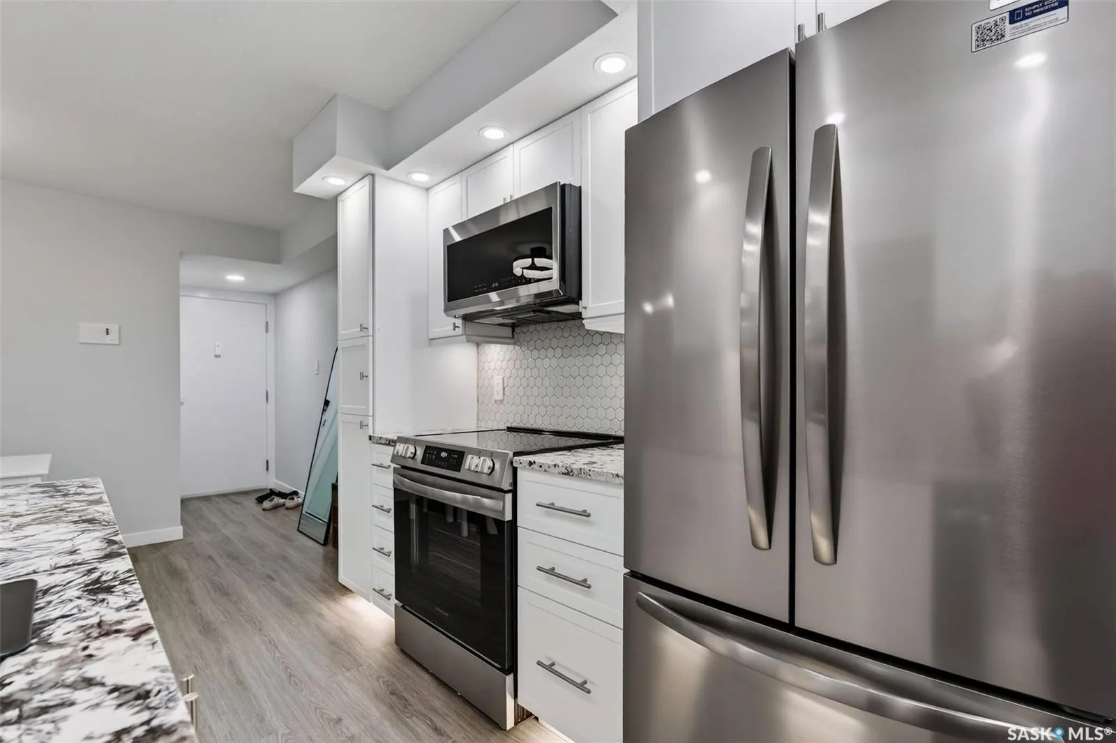 309 Cree CRESCENT #106