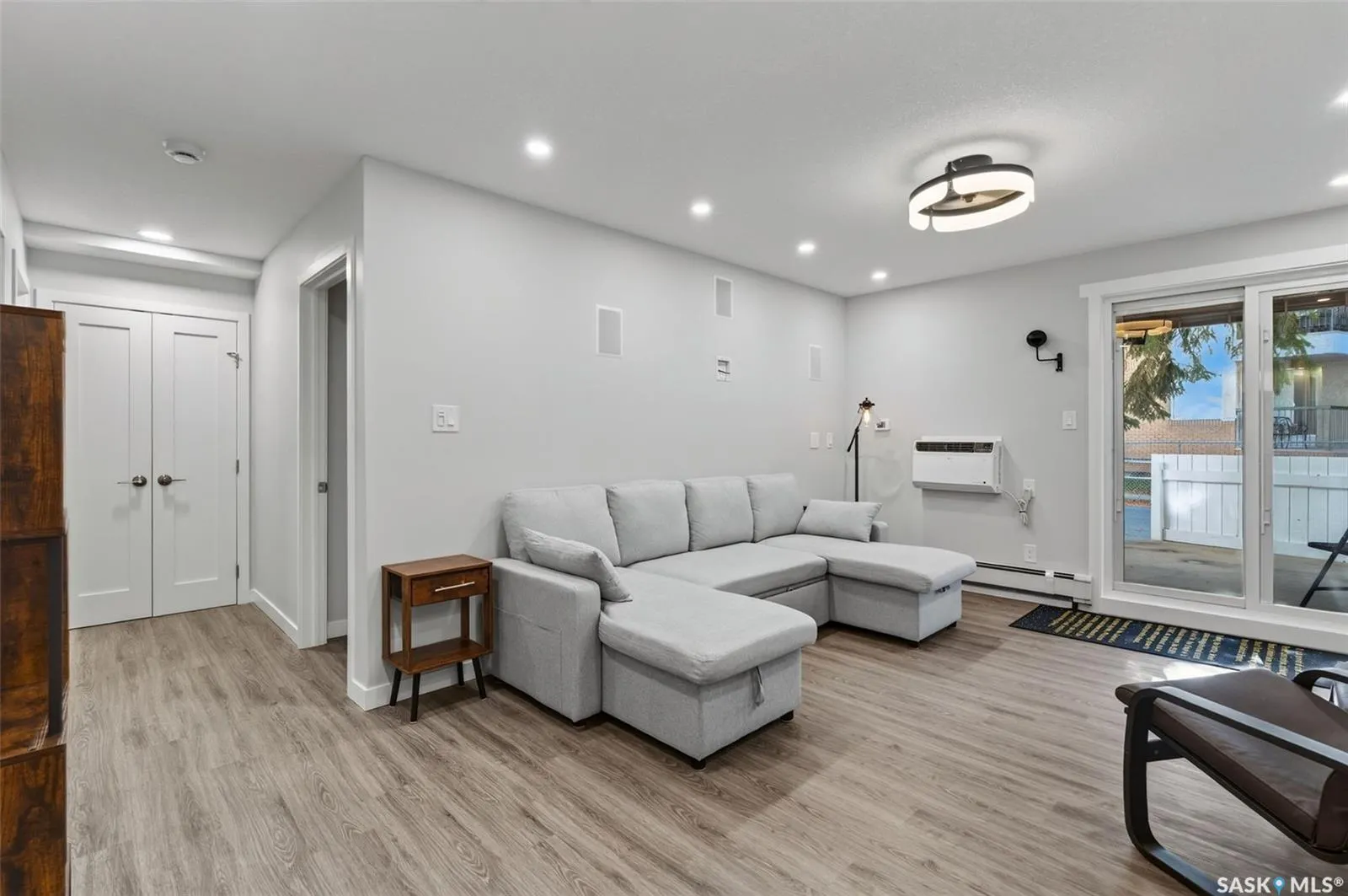 309 Cree CRESCENT #106
