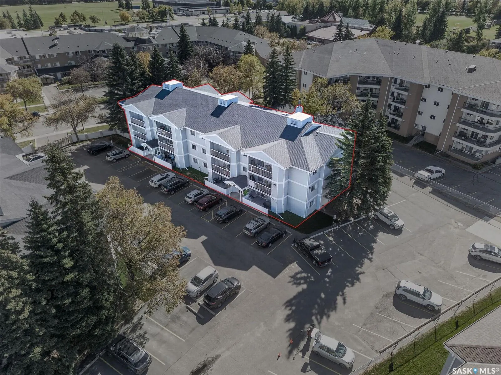 309 Cree CRESCENT #106