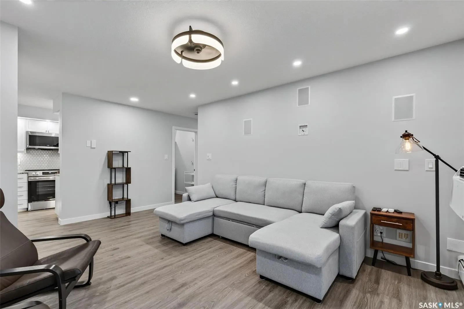 309 Cree CRESCENT #106