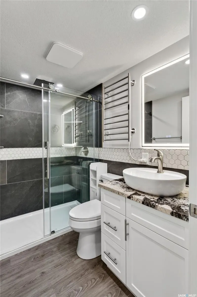 309 Cree CRESCENT #106