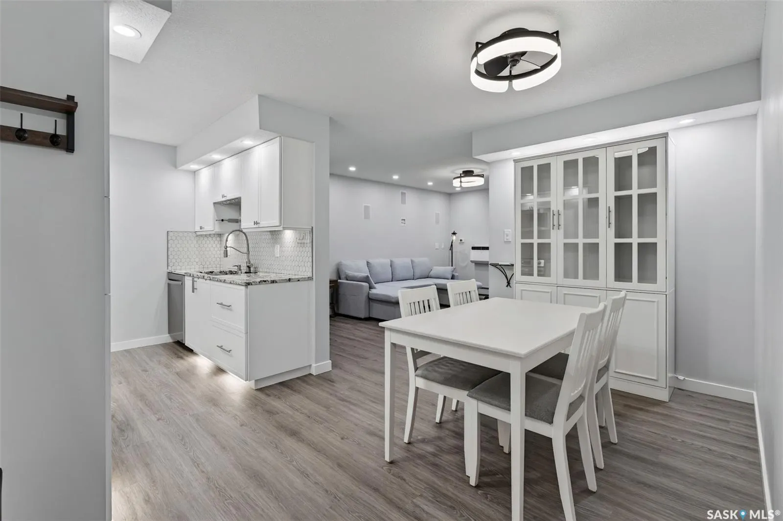 309 Cree CRESCENT #106