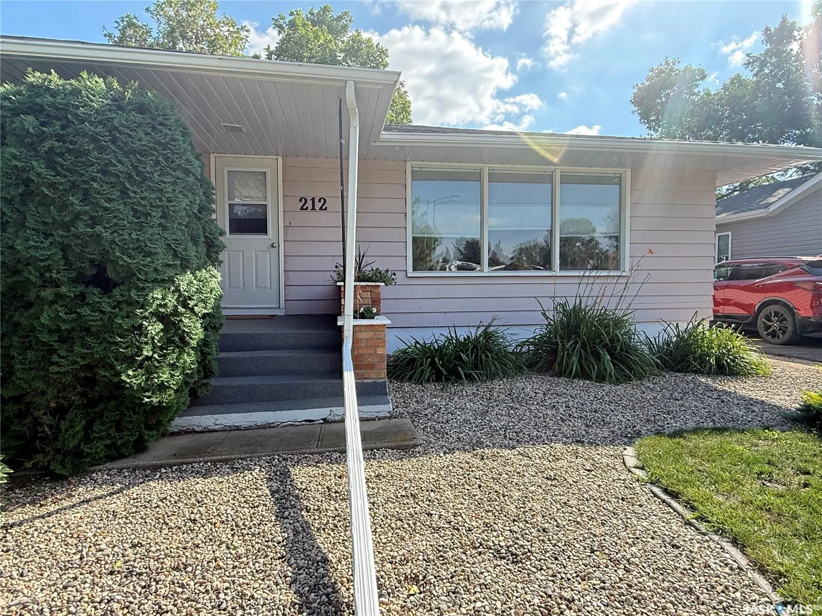 212 Ash DRIVE