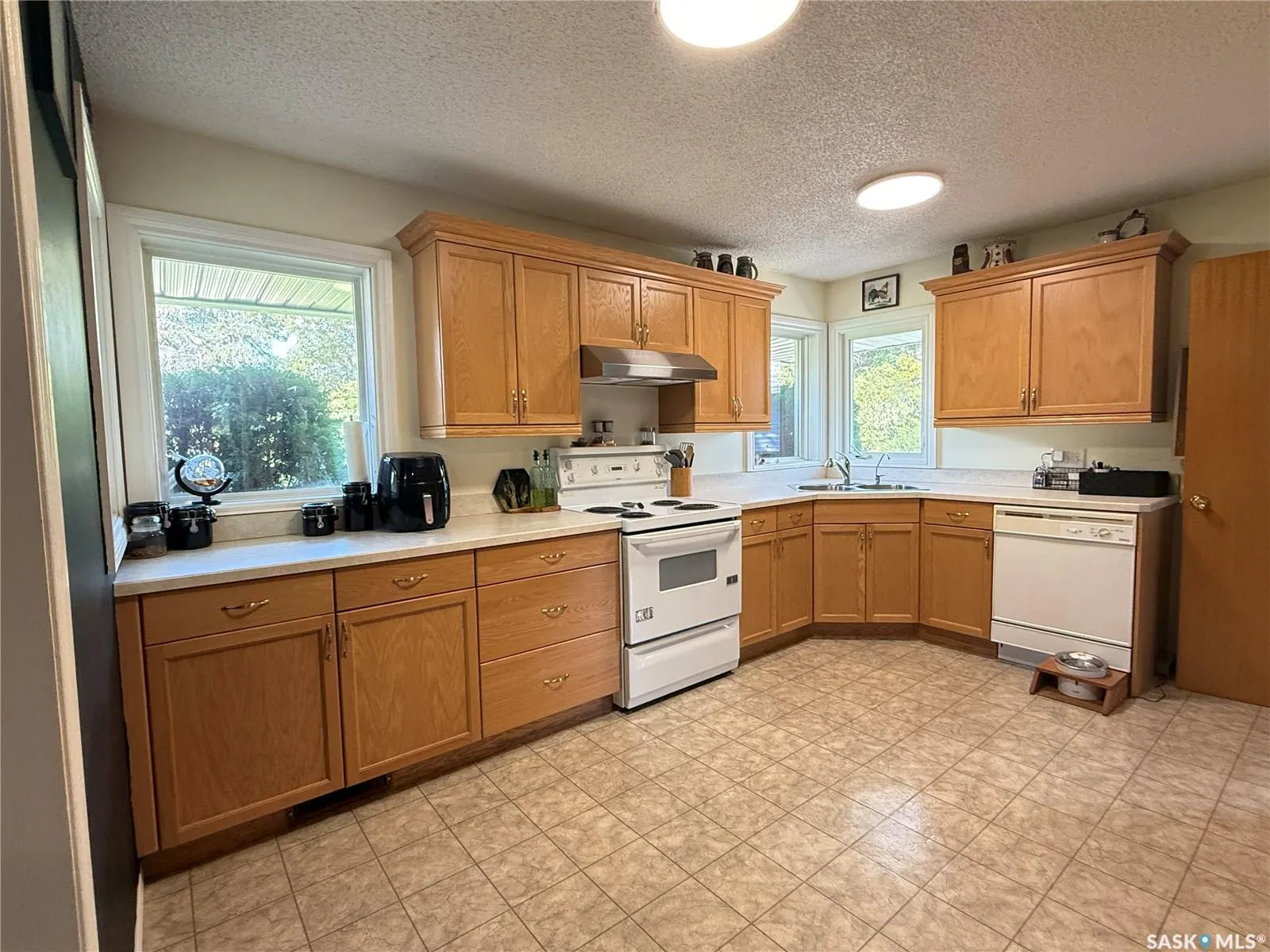 212 Ash DRIVE