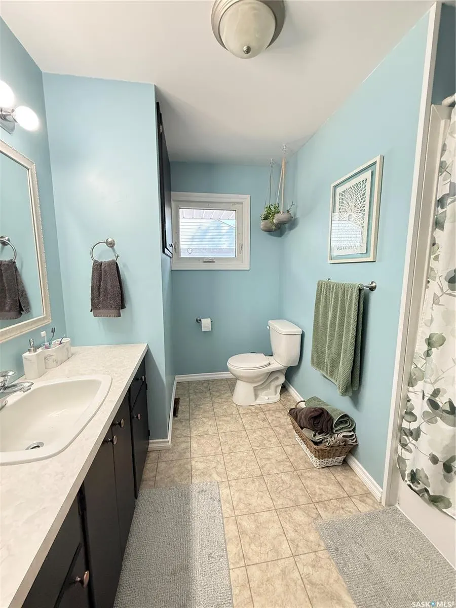 212 Ash DRIVE