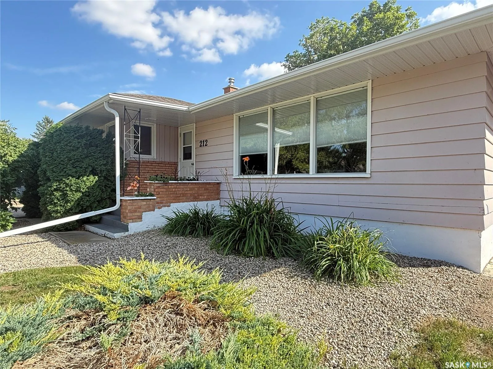 212 Ash DRIVE