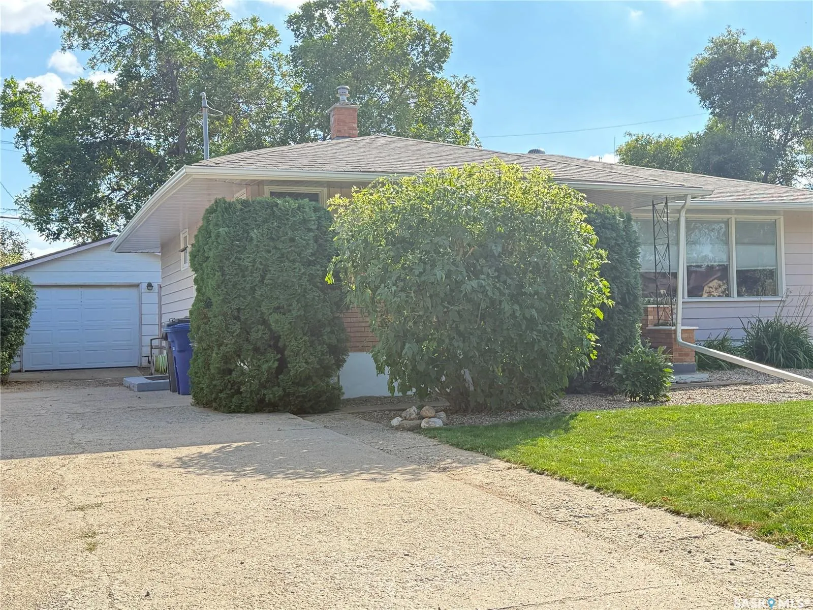 212 Ash DRIVE