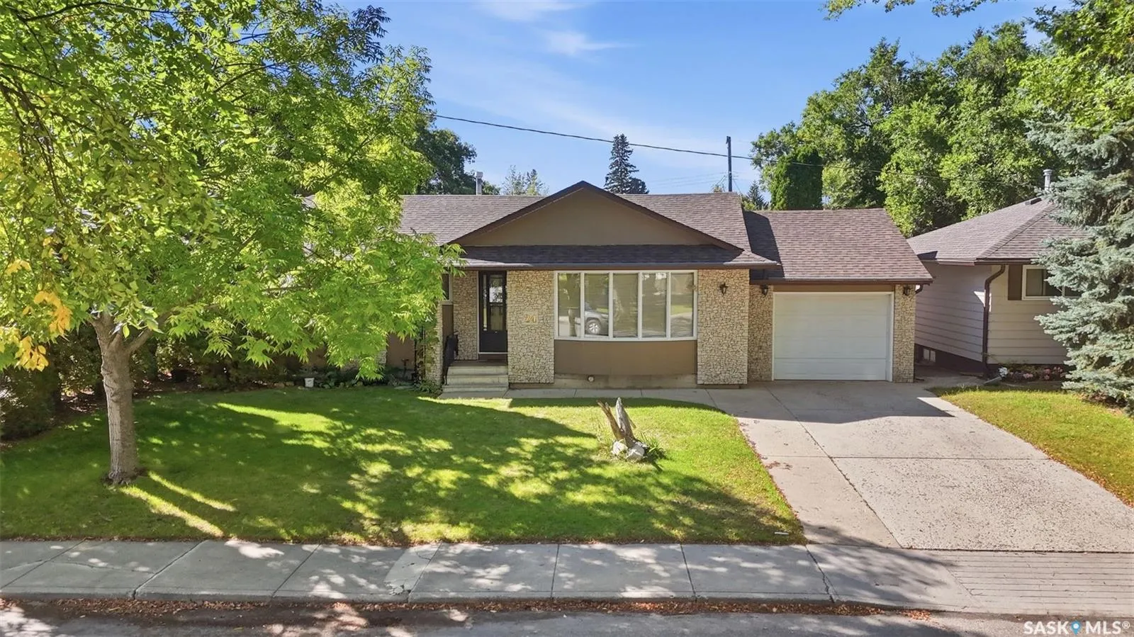24 Harrison CRESCENT