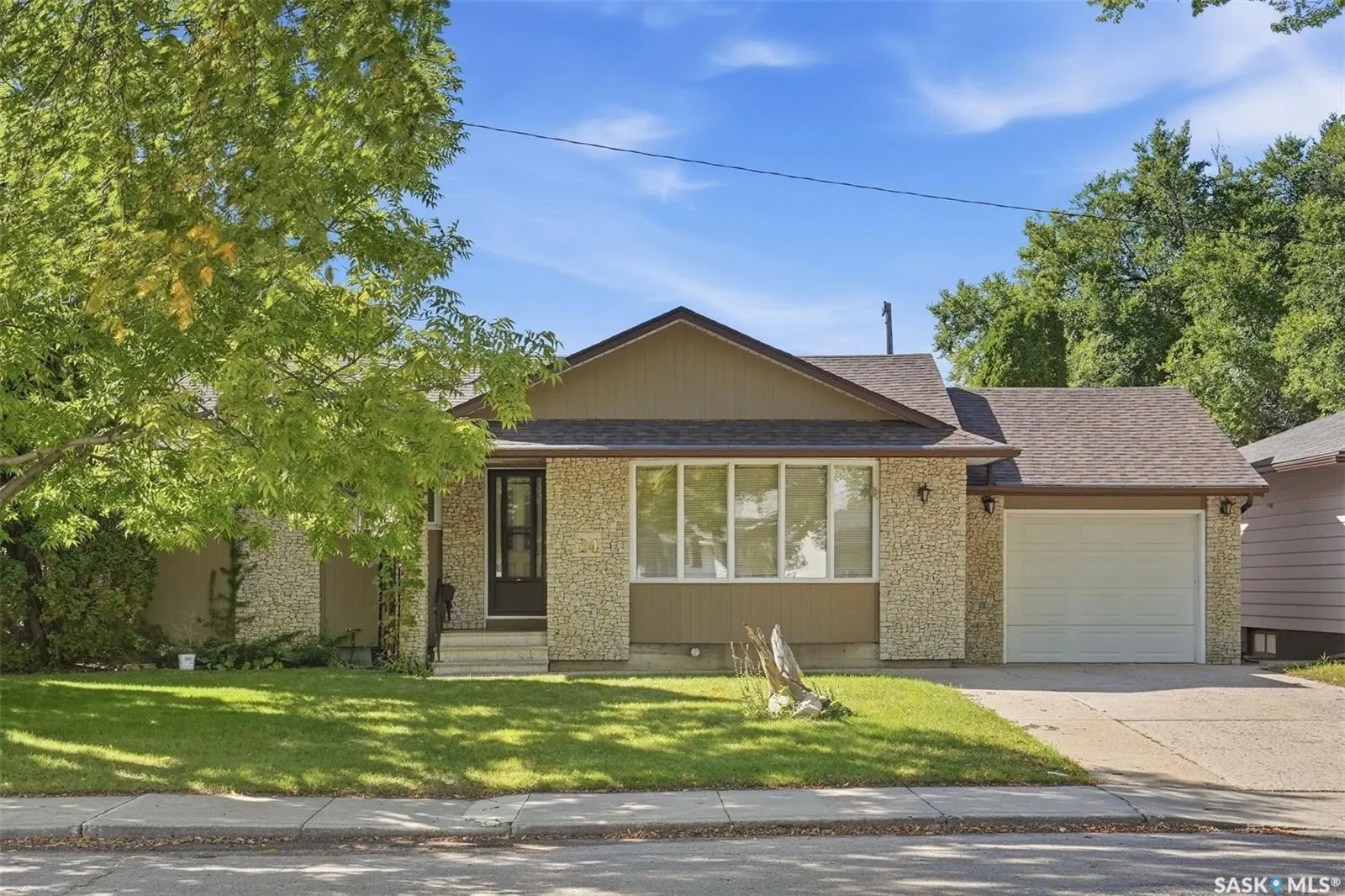 24 Harrison CRESCENT