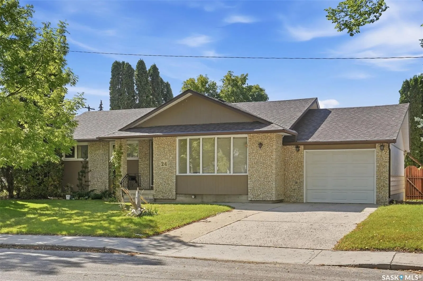 24 Harrison CRESCENT