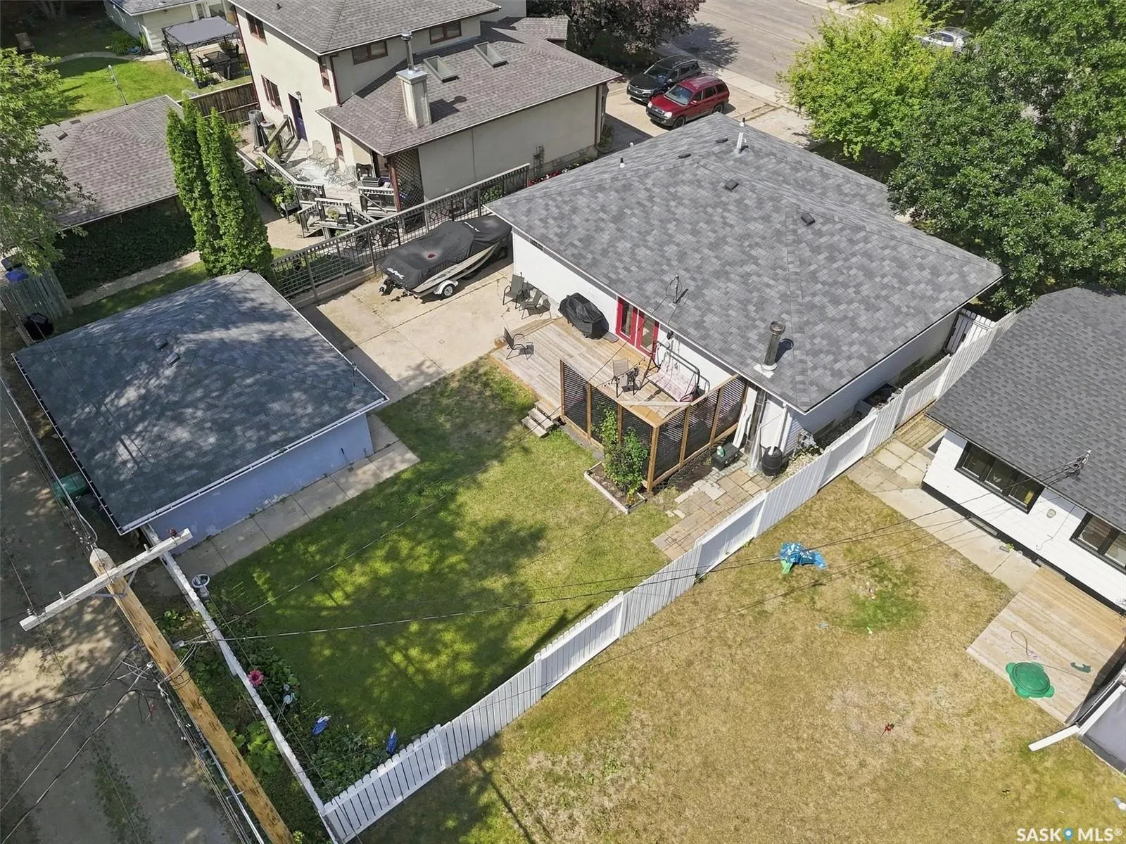 416 Willow STREET E