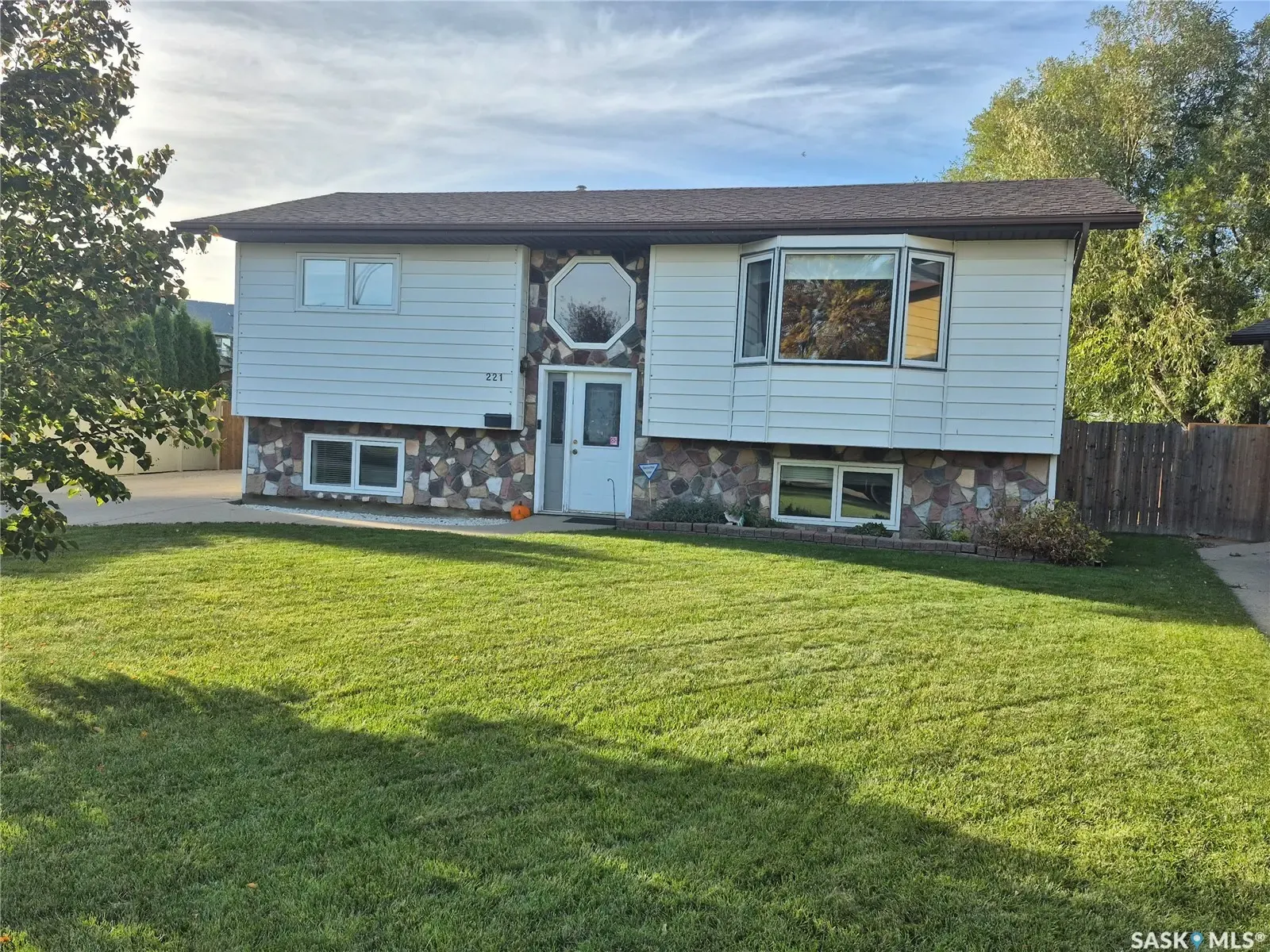 221 Bean CRESCENT