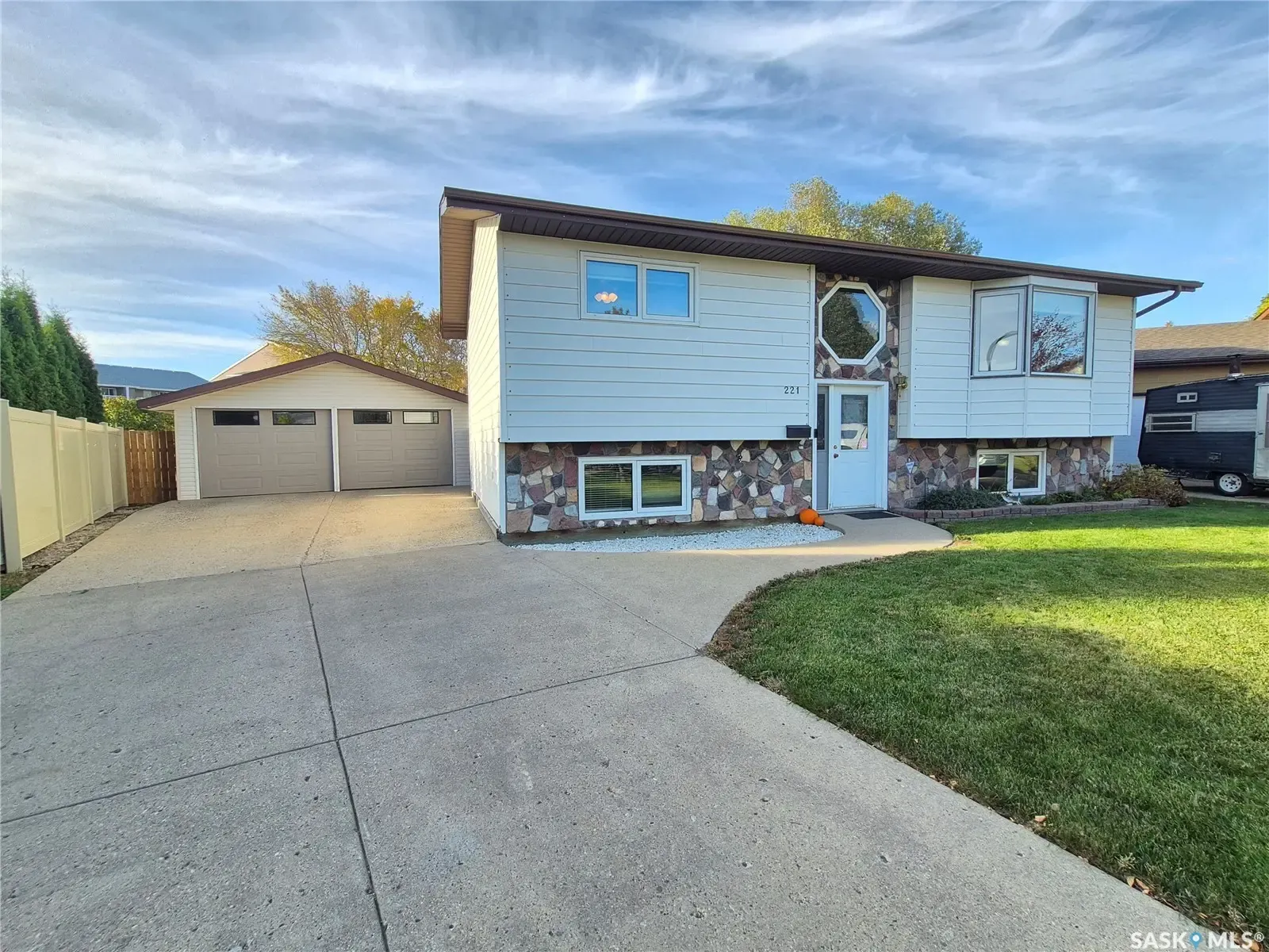 221 Bean CRESCENT