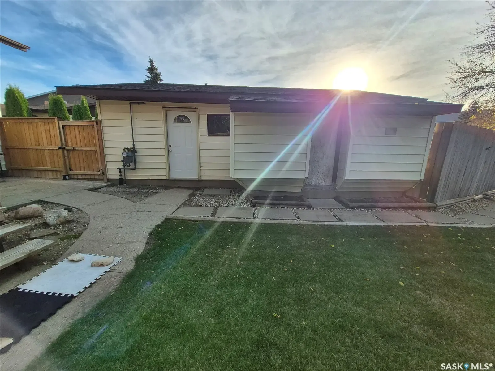 221 Bean CRESCENT