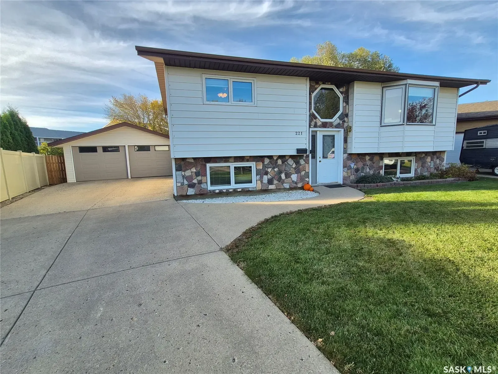 221 Bean CRESCENT