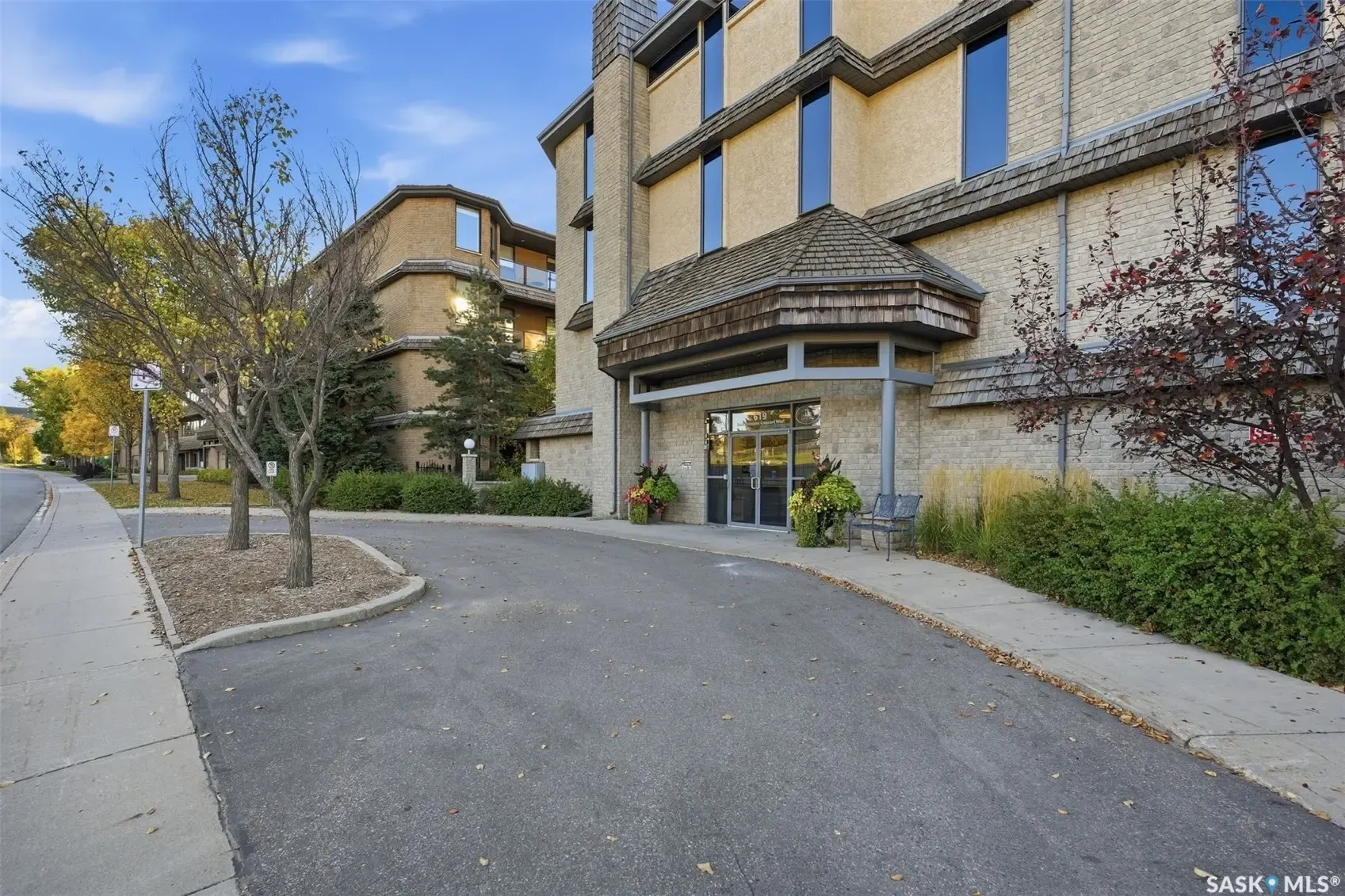 619 Saskatchewan CRESCENT W #315