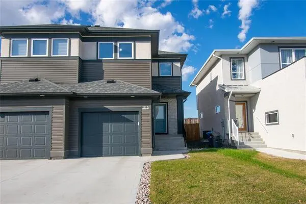 210 Whitehorn Crescent