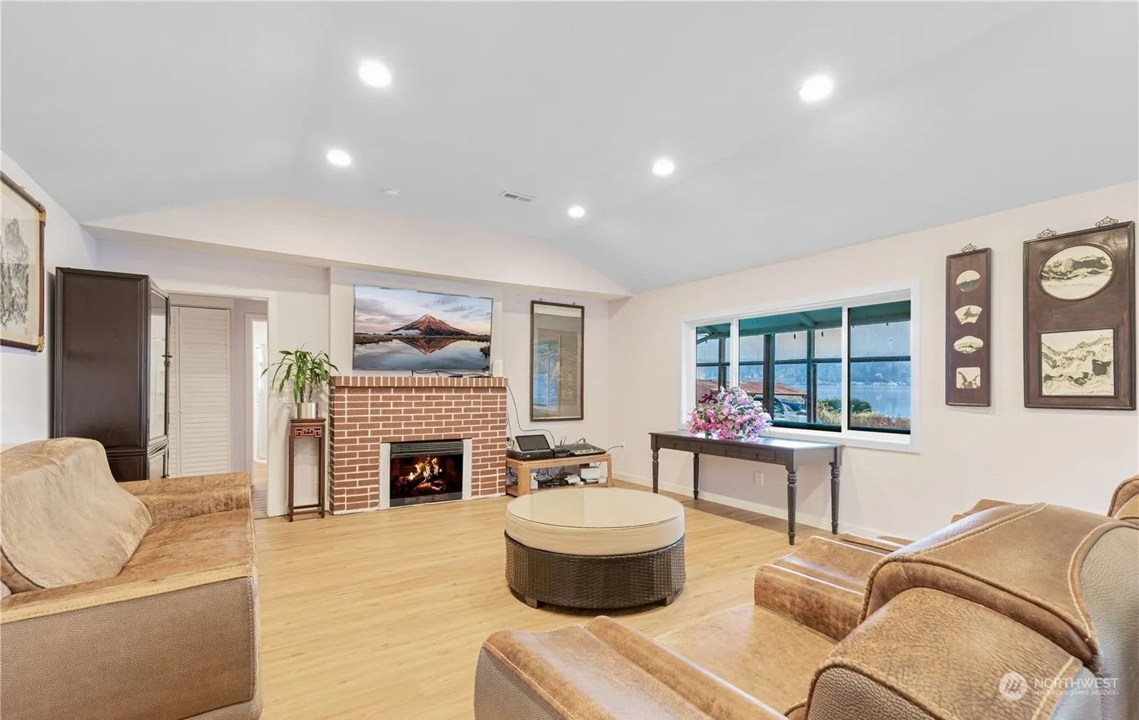 5104 NW Sammamish Road , Issaquah, WA 98027