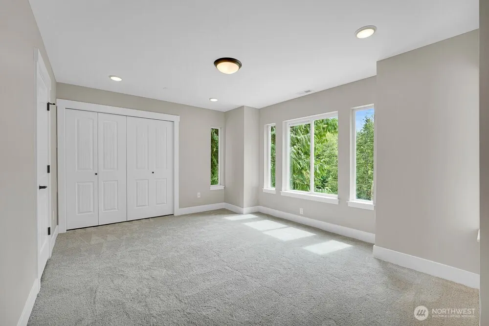 1827 216th Place NE, Sammamish, WA 98074