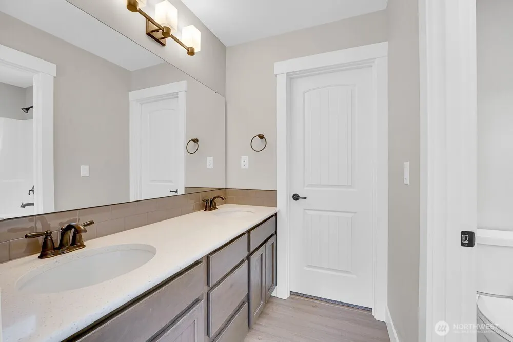 1827 216th Place NE, Sammamish, WA 98074