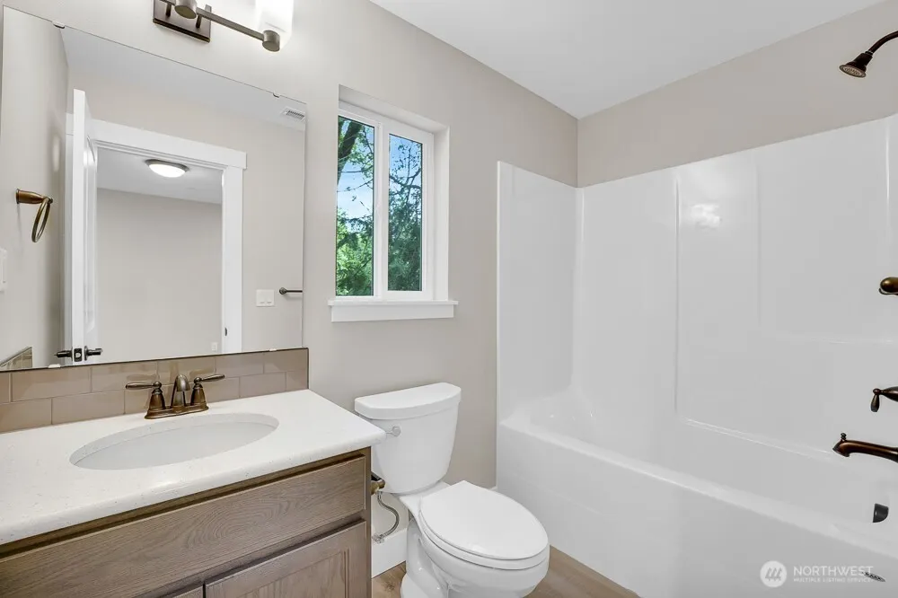 1827 216th Place NE, Sammamish, WA 98074